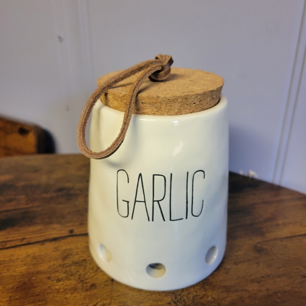 Mud pie ceramic garlic holder with cork & leather lid